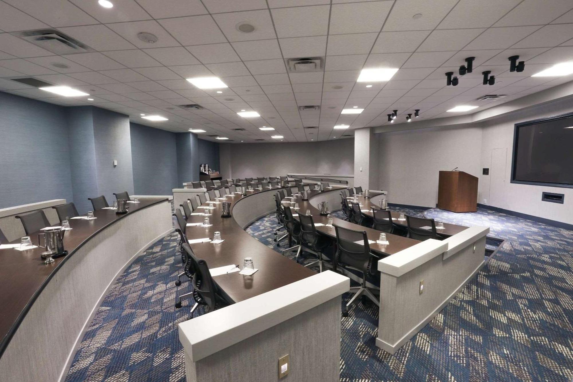 Radisson Plaza Hotel And Suites Kalamazoo Exterior foto