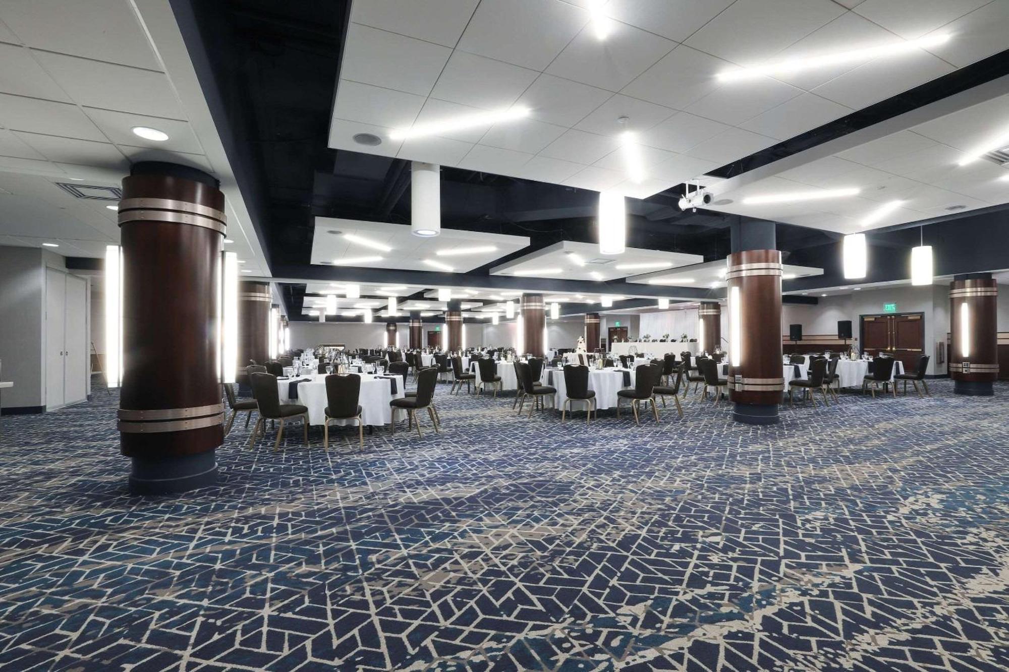 Radisson Plaza Hotel And Suites Kalamazoo Exterior foto